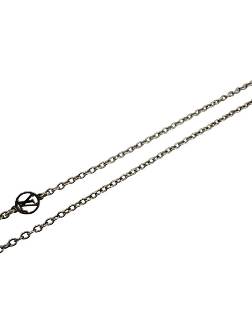 Louis Vuitton Essential Necklace - Picture 5 of 8
